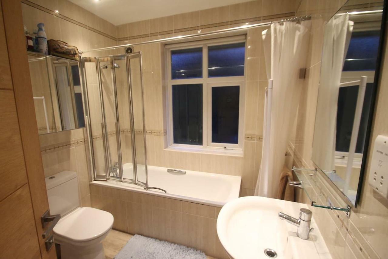 Oak Tree Villa Londra Dış mekan fotoğraf