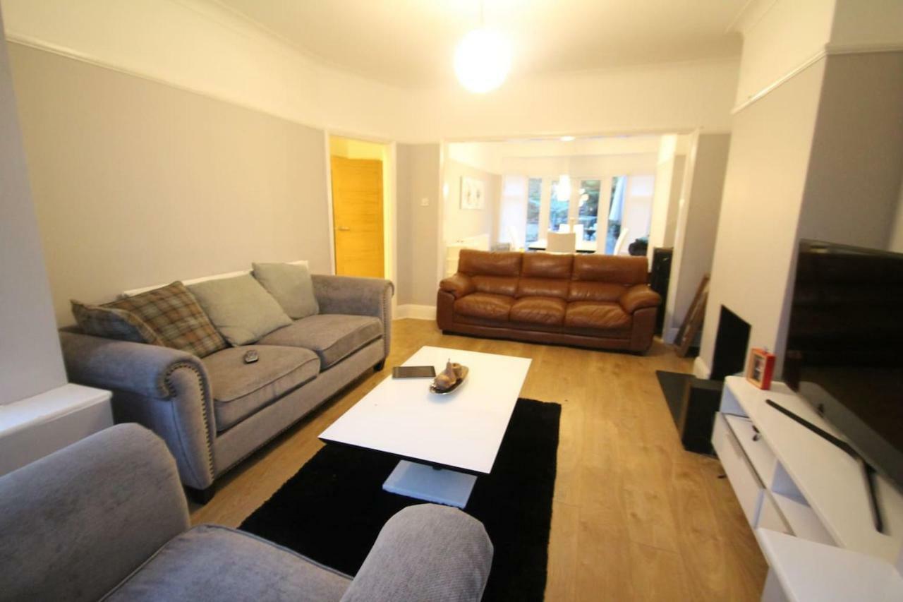Oak Tree Villa Londra Dış mekan fotoğraf